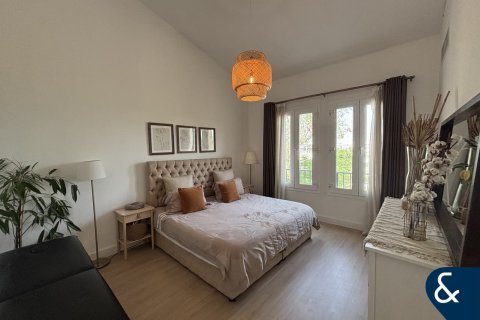 Villa en Dubai Investment Park, Dubai, 4 dormitorios, 375 m², № 76098 - foto 19