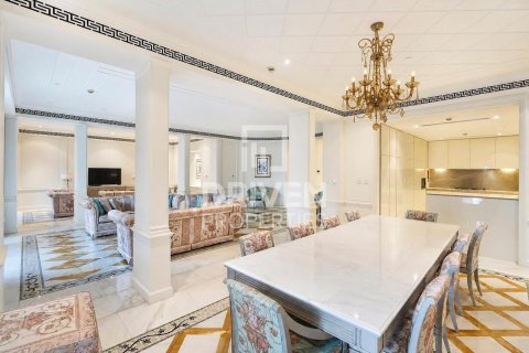 Duplex in Palazzo Versace, Culture Village, Dubai 3 bedrooms, 472.32 sq.m. № 128104 - photo 18