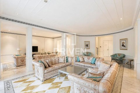 Duplex in Palazzo Versace, Culture Village, Dubai 3 bedrooms, 472.32 sq.m. № 128104 - photo 3