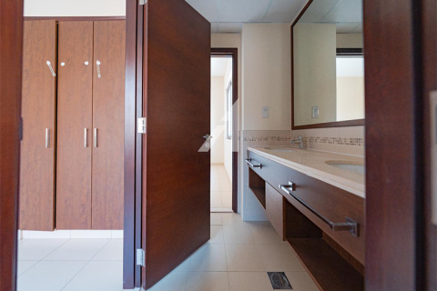 Снять в аренду виллу в Дубае: 3 спальни, 285м², № 90862 - фото 5