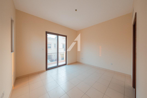 Снять в аренду виллу в Дубае: 3 спальни, 285м², № 90862 - фото 15