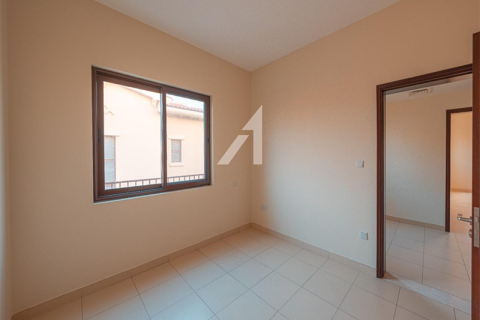 Снять в аренду виллу в Дубае: 3 спальни, 285м², № 90862 - фото 14