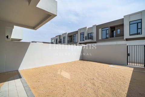 Villa in Dubai South (Dubai World Central), Dubai 3 bedrooms, 176.99879560 sq.m. № 63425 - photo 20