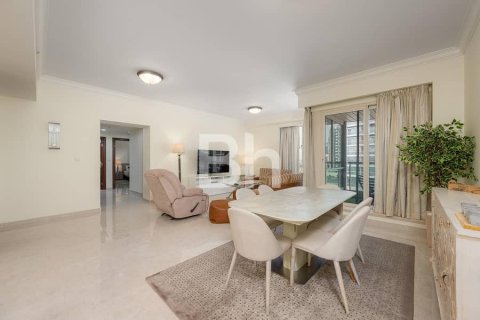 Apartment in Dubai Marina, Dubai 2 bedrooms, 146 sq.m. № 21434 - photo 1