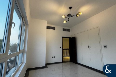 Снять в аренду таунхаус в Dubai Land, Дубай: 3 спальни, 313м², № 79019 - фото 4