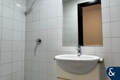 Снять в аренду таунхаус в Dubai Land, Дубай: 3 спальни, 313м², № 79019 - фото 15