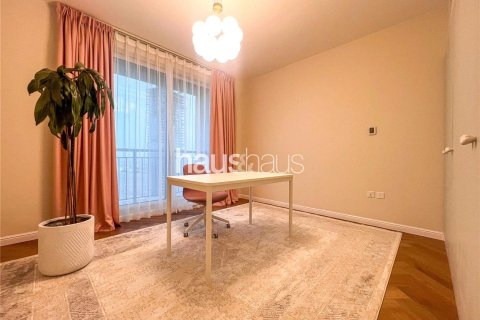 Apartment in The Views, Dubai 3 bedrooms, 186 sq.m. № 44257 - photo 20