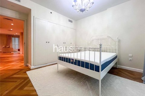 Apartment in The Views, Dubai 3 bedrooms, 186 sq.m. № 44257 - photo 11