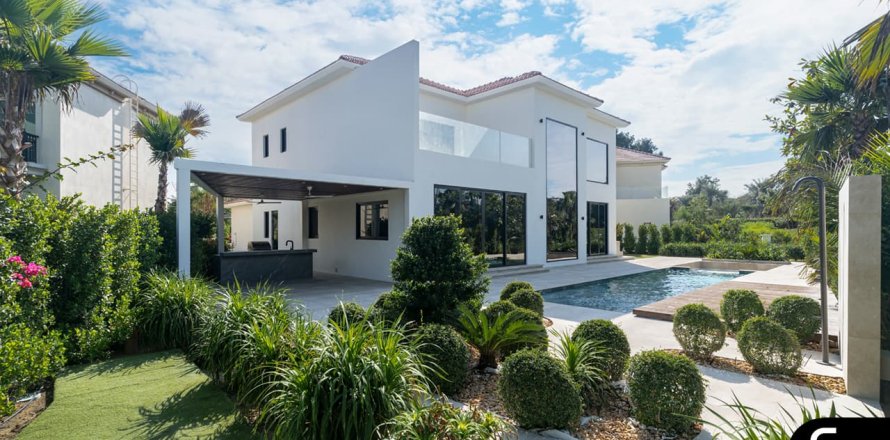 Вилла в Jumeirah Islands, Дубай, 4 спальни, 511м², № 78921