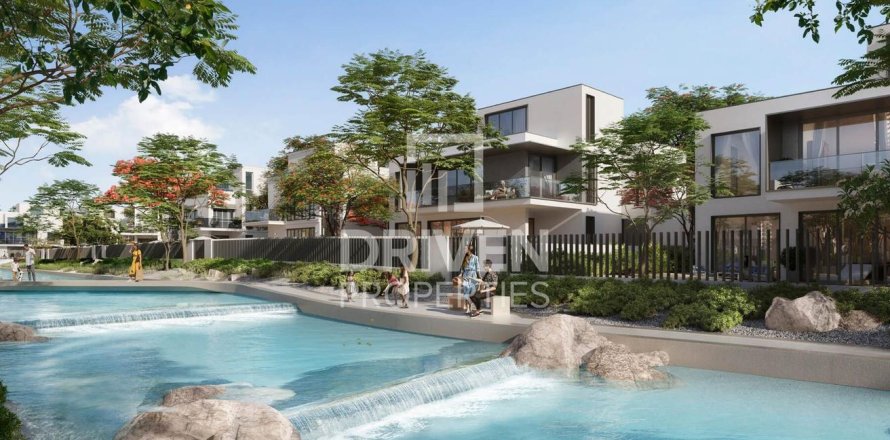 Villa in Dubai 5 bedrooms, 768.12 sq.m. № 136163