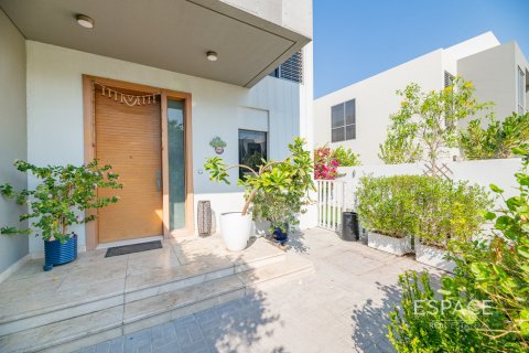 Villa in Dubai Hills Estate, Dubai 3 bedrooms, 304 sq.m. № 71328 - photo 16