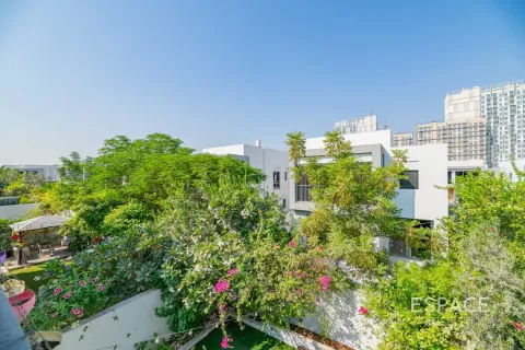 Villa in Dubai Hills Estate, Dubai 3 bedrooms, 304 sq.m. № 71328 - photo 13