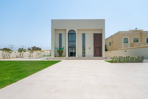 Villa in Al Barsha, Dubai 5 bedrooms, 650.32 sq.m. № 137320