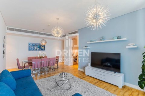 Снять в аренду квартиру в The Address Jumeirah Resort and Spa, Джумейра Бич Резиденс, Дубай: 3 спальни, 173м², № 66580 - фото 2