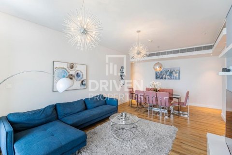 Снять в аренду квартиру в The Address Jumeirah Resort and Spa, Джумейра Бич Резиденс, Дубай: 3 спальни, 173м², № 66580 - фото 1