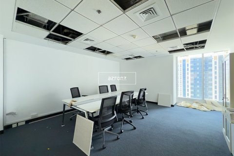 Office in Jumeirah Lake Towers, Dubai 168.1 sq.m. № 49117 - photo 10