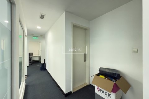 Office in Jumeirah Lake Towers, Dubai 168.1 sq.m. № 49117 - photo 14
