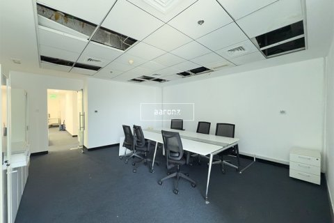 Office in Jumeirah Lake Towers, Dubai 168.1 sq.m. № 49117 - photo 8