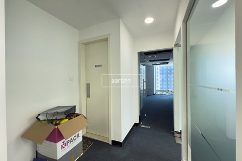 Office in Jumeirah Lake Towers, Dubai 168.1 sq.m. № 49117 - photo 13