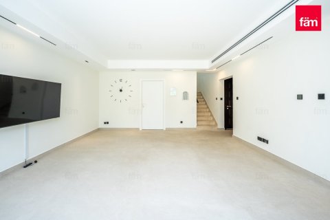 Villa in Dubai 3 bedrooms, 255 sq.m. № 48873 - photo 6
