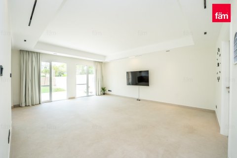 Villa in Dubai 3 bedrooms, 255 sq.m. № 48873 - photo 3
