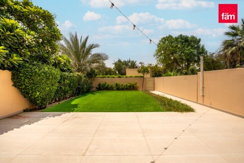 Villa in Dubai 3 bedrooms, 255 sq.m. № 48873 - photo 11