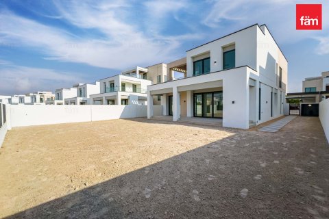 Villa en Dubai, 4 dormitorios, 531.8 m², № 70701 - foto 1