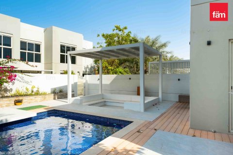 Townhouse in Dubai 4 bedrooms, 371.1 sq.m. № 47066 - photo 18