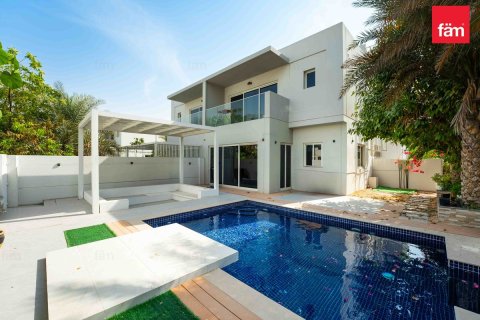 Townhouse in Dubai 4 bedrooms, 371.1 sq.m. № 47066 - photo 1