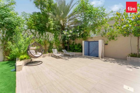 Villa in Dubai 5 bedrooms, 816.4 sq.m. № 41225 - photo 19