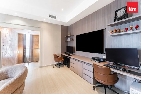 Villa in Dubai 5 bedrooms, 816.4 sq.m. № 41225 - photo 6