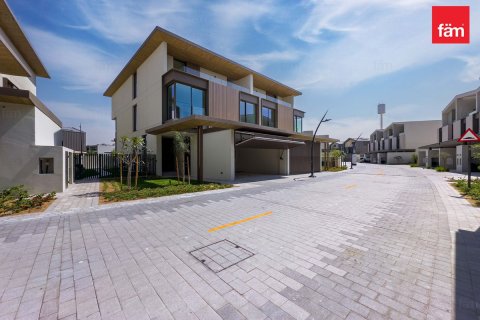 Villa en Dubai, 3 dormitorios, 333 m², № 114340 - foto 1