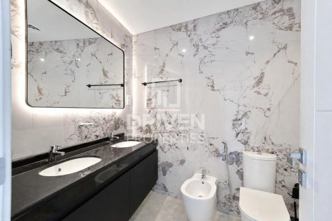 Apartment in Damac Heights, Dubai Marina, Dubai 3 bedrooms, 175.68 sq.m. № 128799 - photo 11