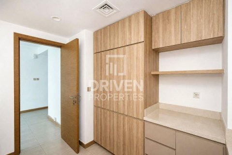 Apartment in Urban Oasis, Business Bay, Dubai 3 bedrooms, 176.52 sq.m. № 128798 - photo 17