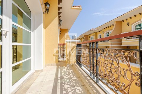 Купить виллу в Dubai Sports City, Дубай: 3 спальни, 270м², № 19372 - фото 25