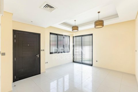 Townhouse in Dubai 3 bedrooms, 174.84 sq.m. № 142847 - photo 3