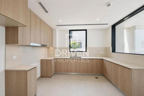 Villa in Arabian Ranches 3, Dubai 4 bedrooms, 417.51 sq.m. № 142857 - photo 4