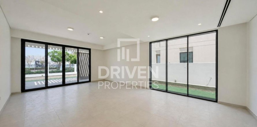 Villa in Arabian Ranches 3, Dubai 4 bedrooms, 417.51 sq.m. № 142857