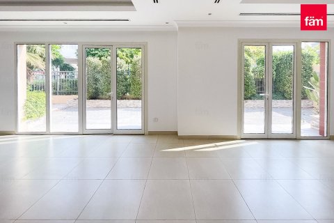 Villa à Al Barsha, Dubai, 4 chambres, 376.2 m², № 100140 - photo 2