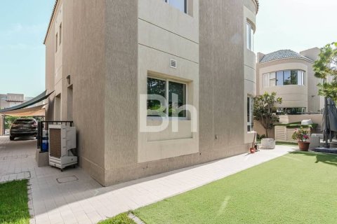 Villa in Living Legends, Dubai 4 bedrooms, 449 sq.m. № 57317 - photo 6