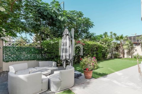 Villa in Living Legends, Dubai 4 bedrooms, 449 sq.m. № 57317 - photo 3