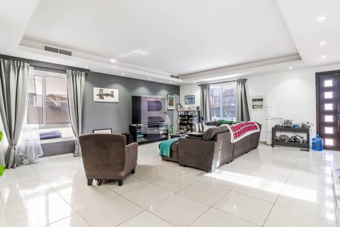 Villa in Living Legends, Dubai 4 bedrooms, 449 sq.m. № 57317 - photo 11