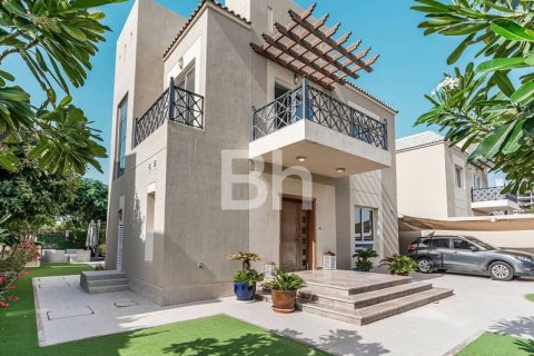 Villa in Living Legends, Dubai 4 bedrooms, 449 sq.m. № 57317 - photo 13