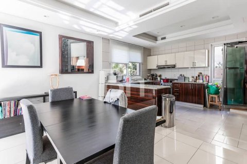 Villa in Living Legends, Dubai 4 bedrooms, 449 sq.m. № 57317 - photo 15
