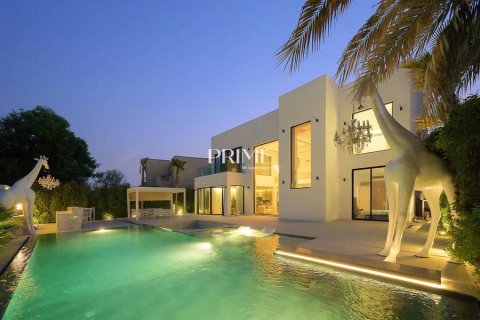 Villa in Jumeirah Islands, Dubai 4 bedrooms, 520 sq.m. № 57318 - photo 2