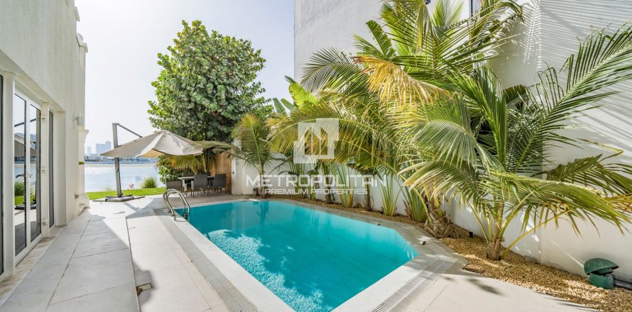 Villa en Signature Villas, Palm Jumeirah, Dubai, 5 dormitorios, 512 m², № 15972