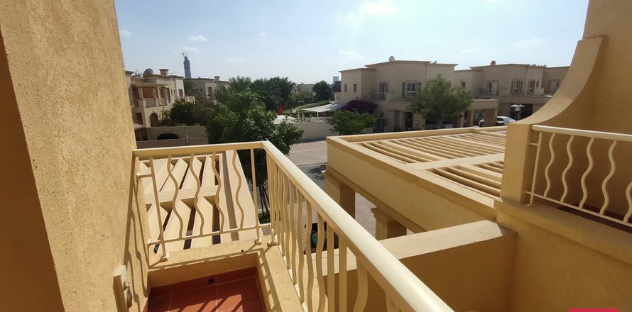 Adosado en Dubai, 2 dormitorios, 172.5 m², № 96302