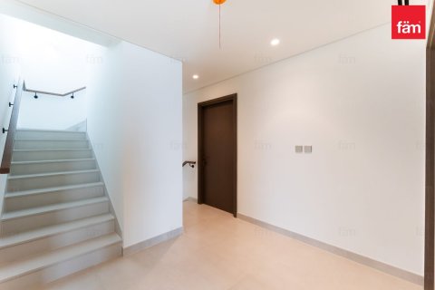 Снять в аренду виллу в Дубае: 4 спальни, 589.7м², № 96290 - фото 23