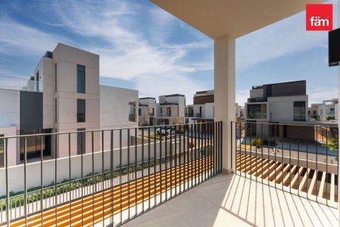 Снять в аренду виллу в Дубае: 4 спальни, 589.7м², № 96290 - фото 18