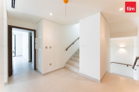 Снять в аренду виллу в Дубае: 4 спальни, 589.7м², № 96290 - фото 24